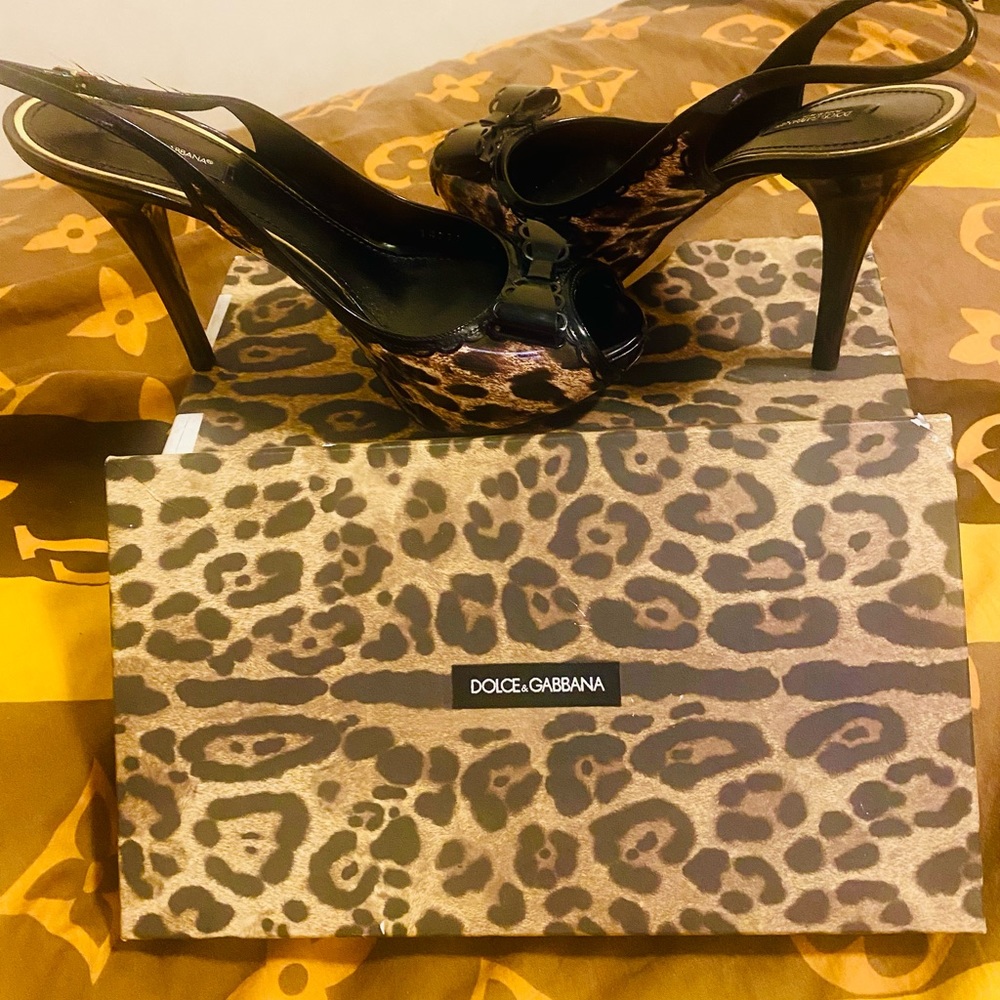 Dolce & Gabbana Open Toe Patent Leather Leopard Pumps